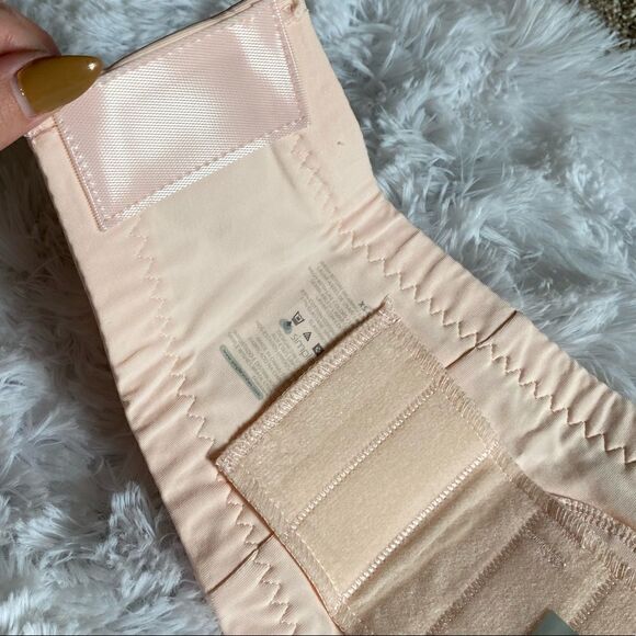 Simple Wishes Nursing Bra Hands Free Breastfeeding Pumping Bra NEW Size XS Large - Picture 5 of 10